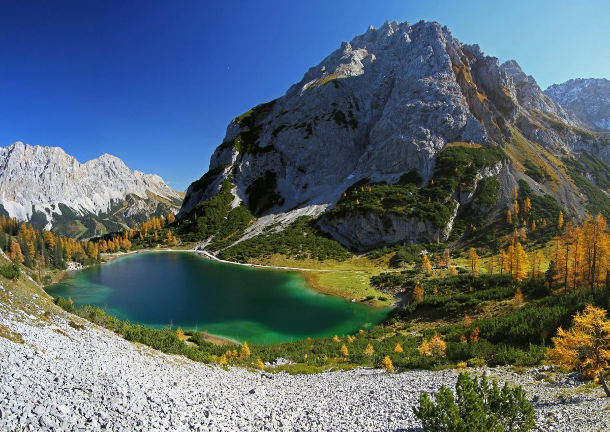 Zugspitze. Гора Zugspitze. Цугшпитце Бавария. Гора Цугшпитце в Германии. Самая высокая гора в Германии Цугшпитце.